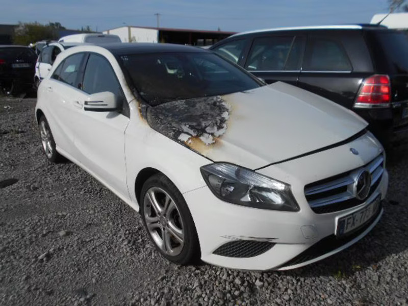 MERCEDES A180 1.6 I 5P — zdjęcie 1
