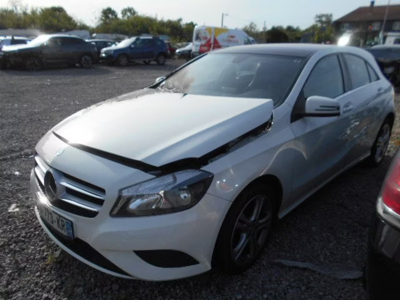 MERCEDES A180 1.6 I 5P — zdjęcie 2