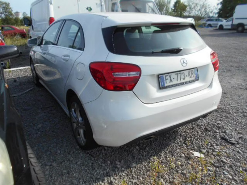 MERCEDES A180 1.6 I 5P — zdjęcie 3