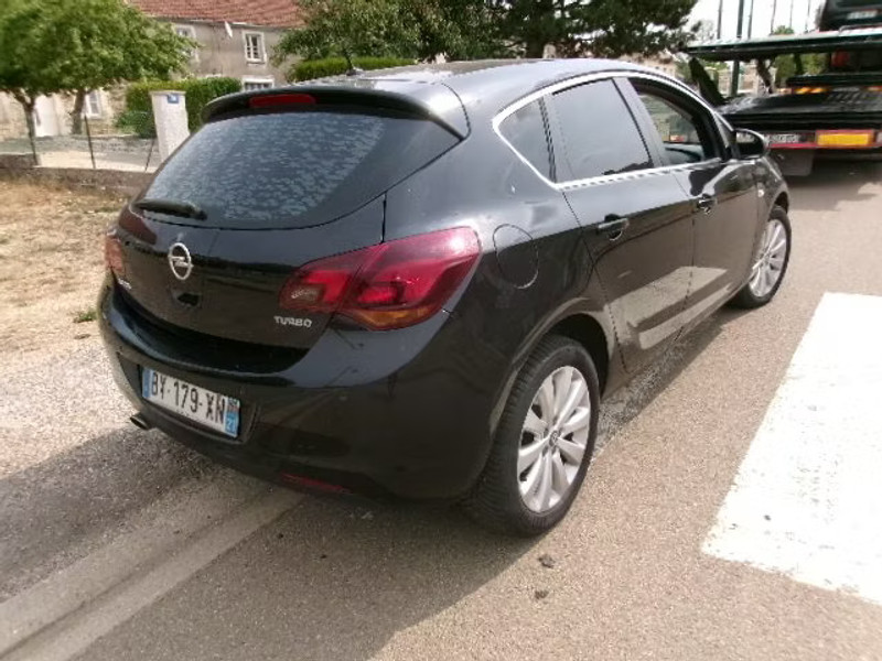 OPEL ASTRA 1.4 I 5P — zdjęcie 4