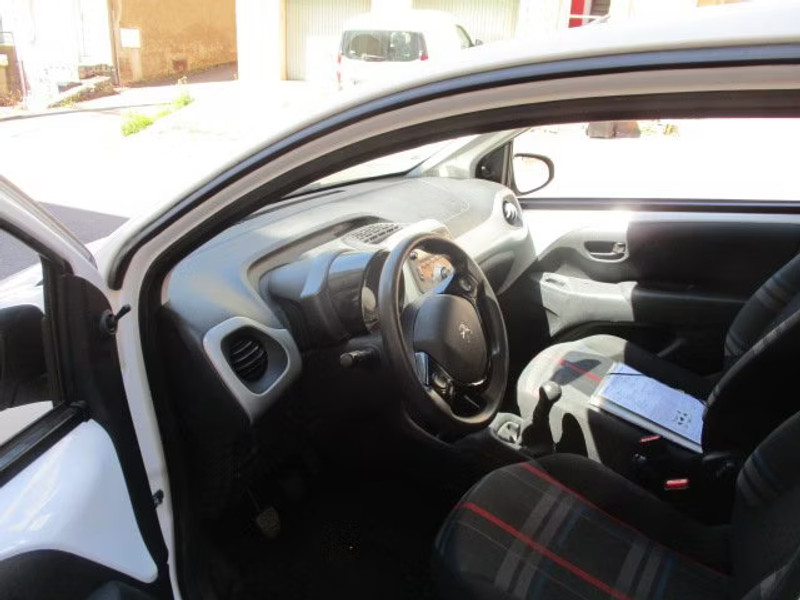 PEUGEOT 108 1.0 I 5P — zdjęcie 6
