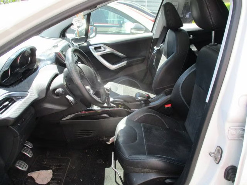 PEUGEOT 2008 1.2 I 5P — zdjęcie 7