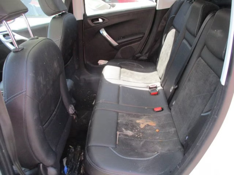 PEUGEOT 2008 1.2 I 5P — zdjęcie 8
