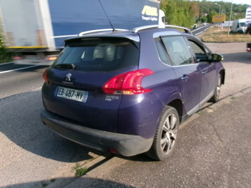 PEUGEOT 2008 1.6 HDI 5P — zdjęcie 4