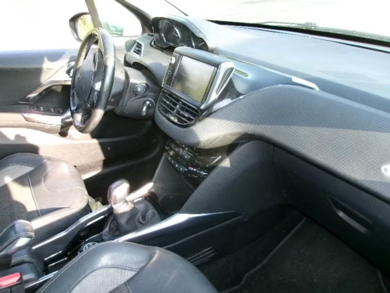 PEUGEOT 2008 1.6 HDI 5P — zdjęcie 6