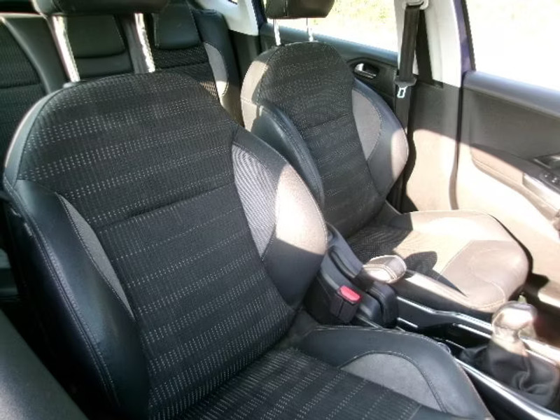 PEUGEOT 2008 1.6 HDI 5P — zdjęcie 7