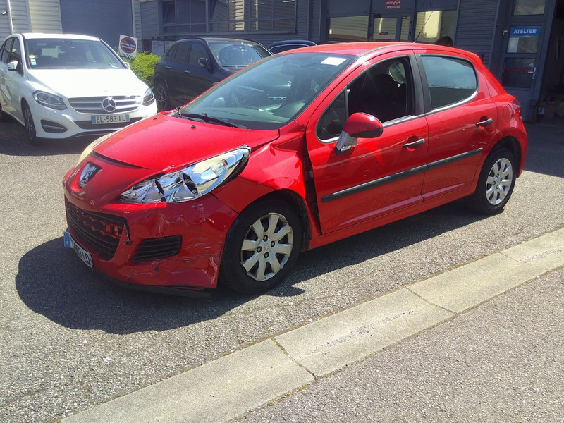 PEUGEOT 207 1.4 HDI 5P — zdjęcie 2