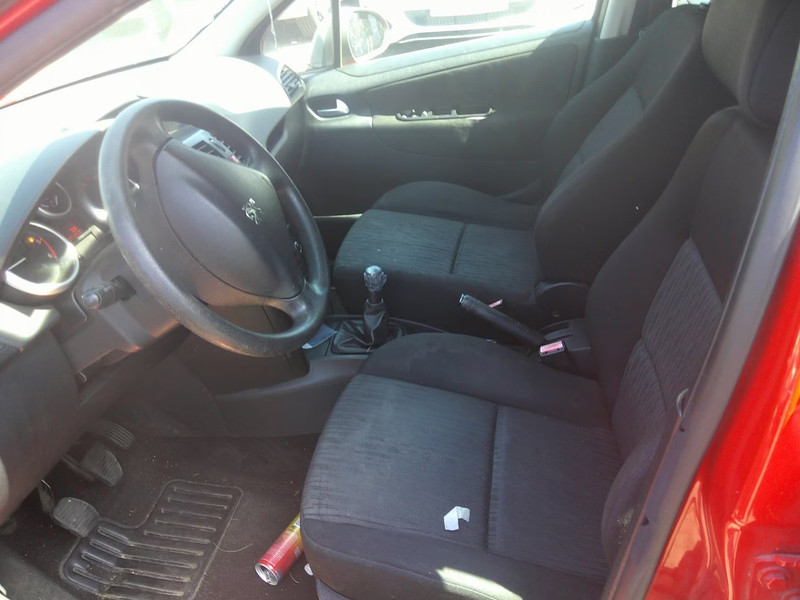 PEUGEOT 207 1.4 HDI 5P — zdjęcie 6
