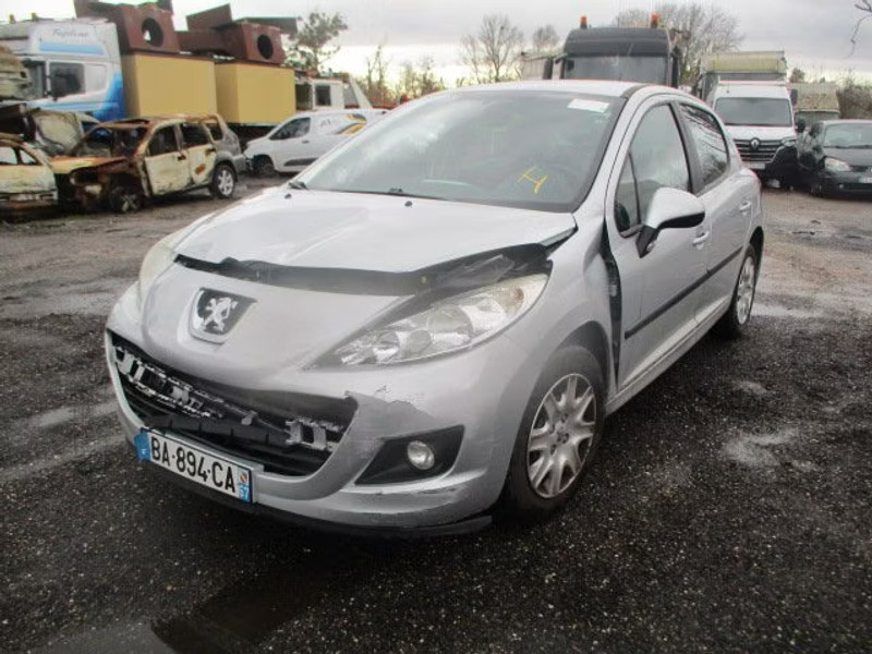 PEUGEOT 207 1.4 I 5P — zdjęcie 2