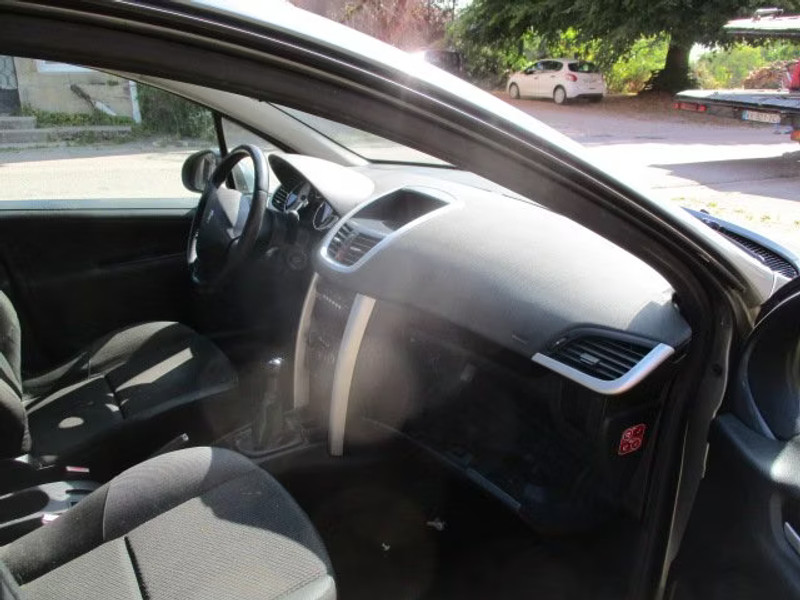 PEUGEOT 207 1.6 HDI 5P — zdjęcie 6