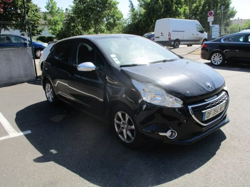 PEUGEOT 208 1.4 HDI 5P — zdjęcie 1
