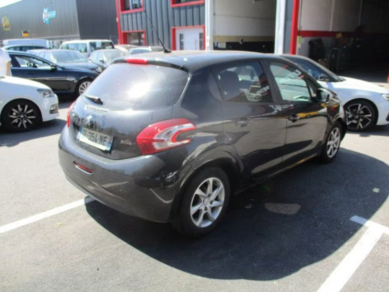 PEUGEOT 208 1.4 HDI 5P — zdjęcie 4