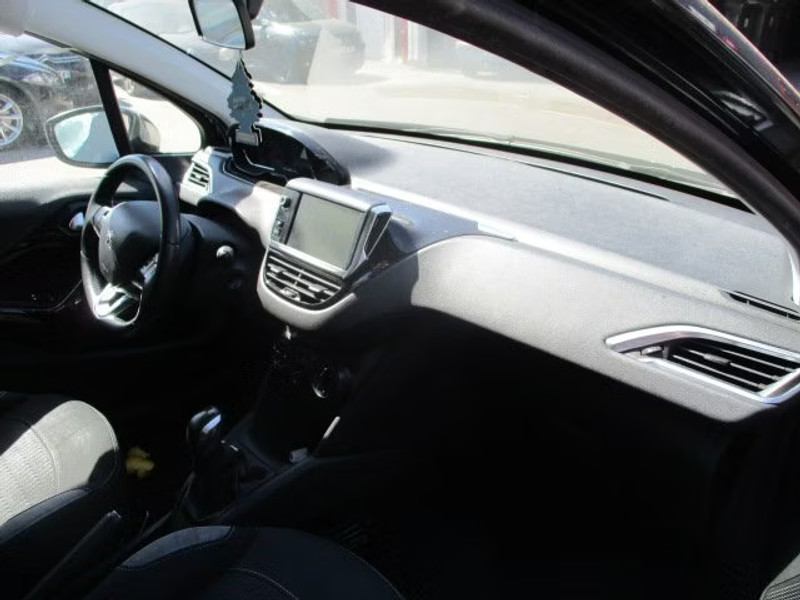 PEUGEOT 208 1.4 HDI 5P — zdjęcie 6