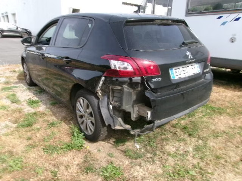 PEUGEOT 308 1.2 VTI 5P — zdjęcie 3