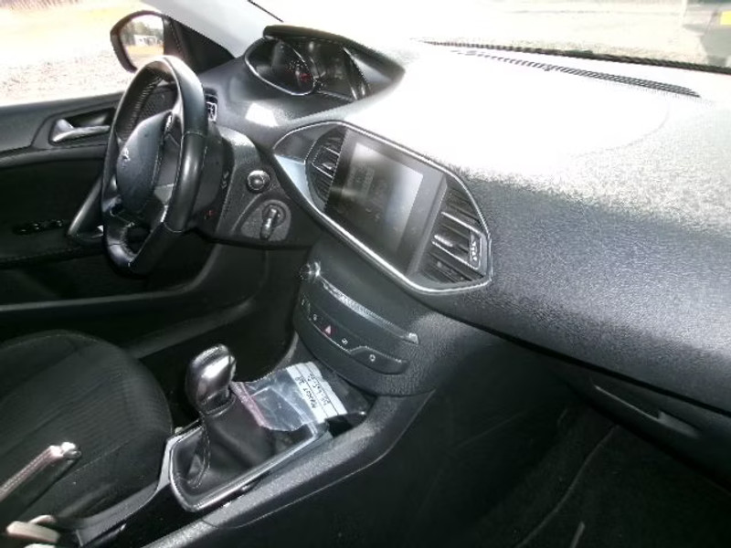 PEUGEOT 308 1.6 HDI 5P — zdjęcie 6