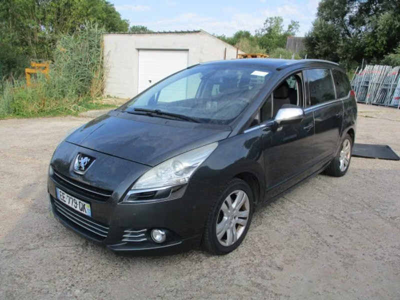 PEUGEOT 5008 2.0 HDI 5P — zdjęcie 1