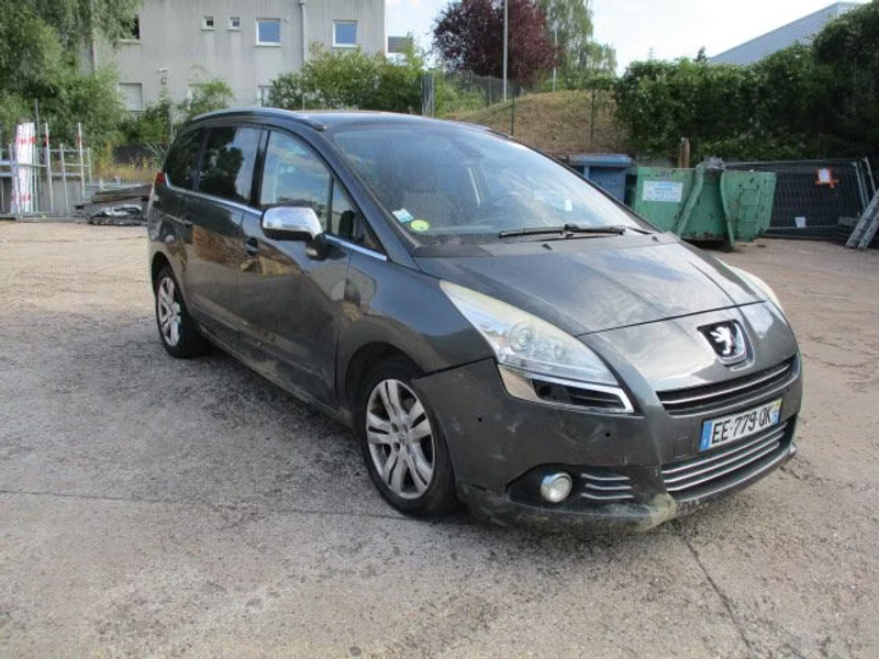 PEUGEOT 5008 2.0 HDI 5P — zdjęcie 2