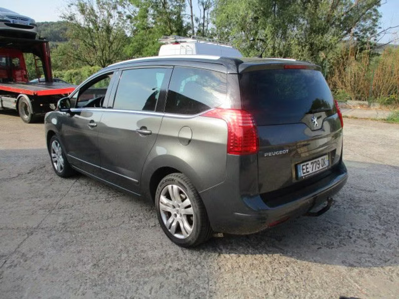 PEUGEOT 5008 2.0 HDI 5P — zdjęcie 4