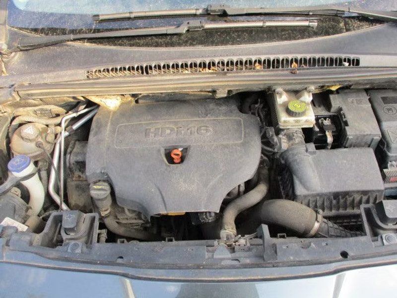 PEUGEOT 5008 2.0 HDI 5P — zdjęcie 5