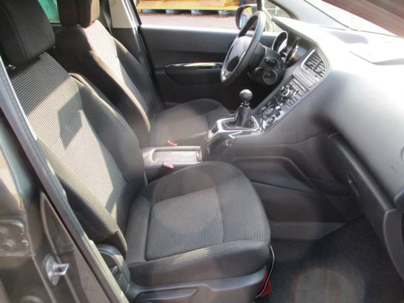 PEUGEOT 5008 2.0 HDI 5P — zdjęcie 7