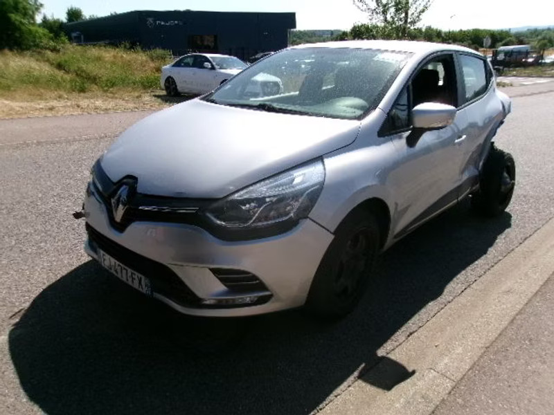 RENAULT CLIO 0.9 I 5P — zdjęcie 1