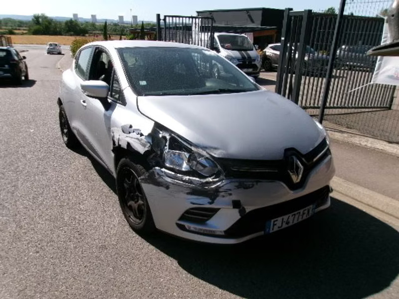 RENAULT CLIO 0.9 I 5P — zdjęcie 2