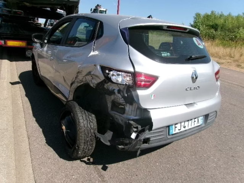 RENAULT CLIO 0.9 I 5P — zdjęcie 3