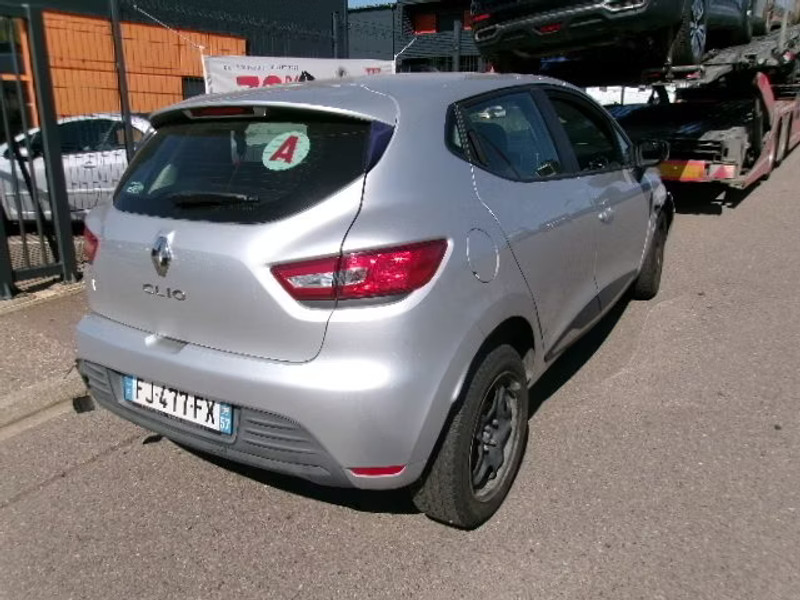 RENAULT CLIO 0.9 I 5P — zdjęcie 4