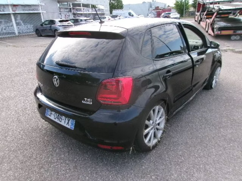 VOLKSWAGEN POLO 1.2 TSI 5P — zdjęcie 4