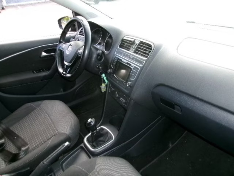 VOLKSWAGEN POLO 1.2 TSI 5P — zdjęcie 6