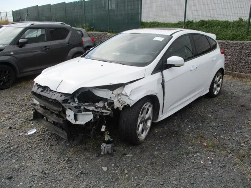 FORD FOCUS ST 2.0 I 5P — zdjęcie 2