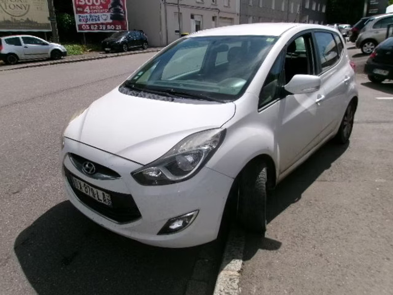 HYUNDAI IX20 1.6 I BA 5P — zdjęcie 2