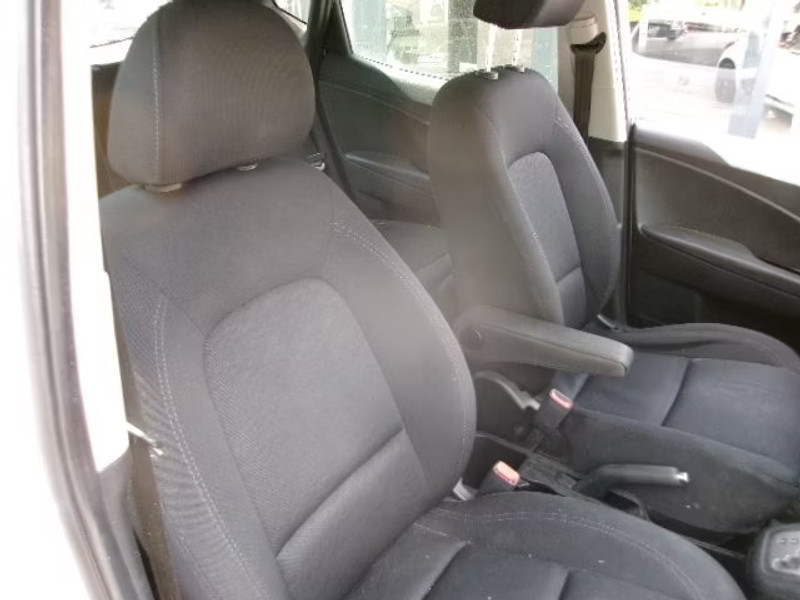 HYUNDAI IX20 1.6 I BA 5P — zdjęcie 6