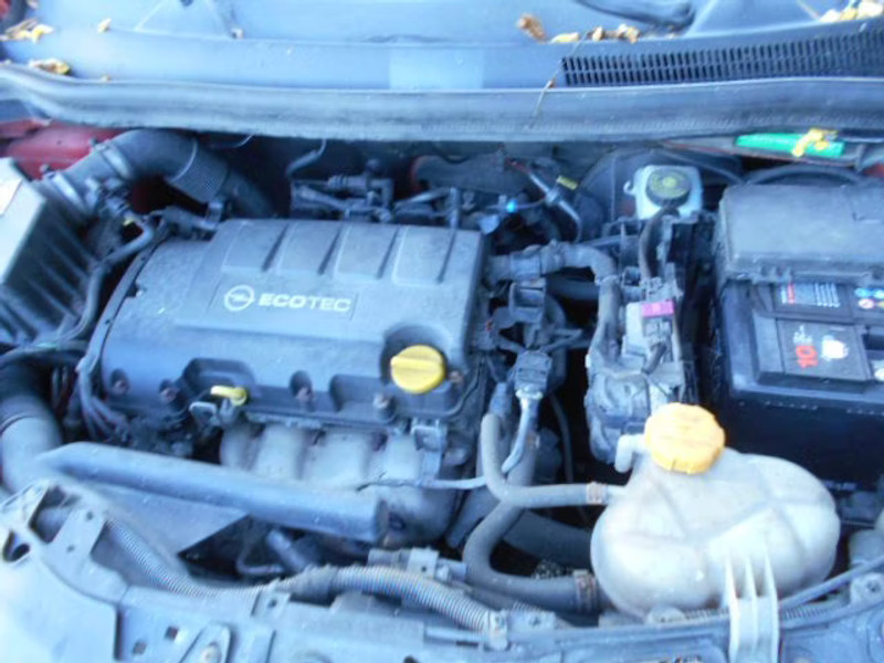 OPEL CORSA 1.4 I 3P — zdjęcie 5