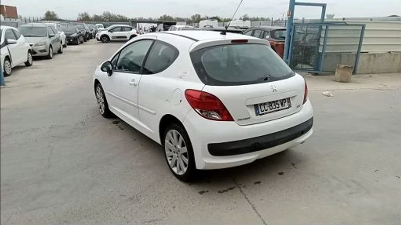 PEUGEOT 207 1.4 HDI FAP — zdjęcie 4