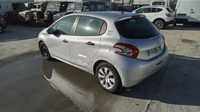 PEUGEOT 208 1.4 HDI FAP - 68 SOCIETE — zdjęcie 4