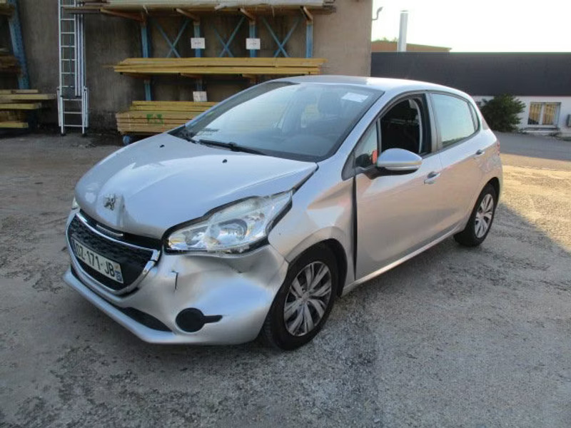 PEUGEOT 208 1.6 HDI 5P — zdjęcie 2