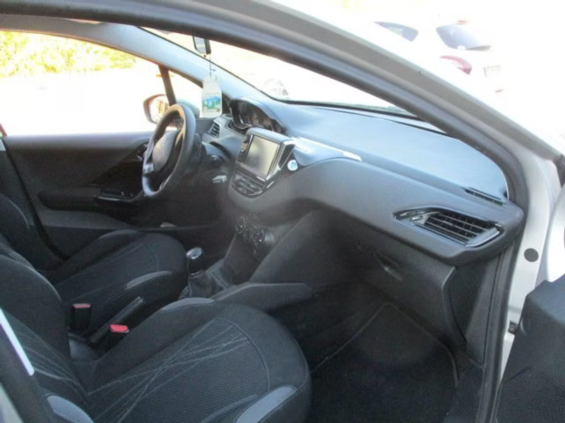 PEUGEOT 208 1.6 HDI 5P — zdjęcie 6