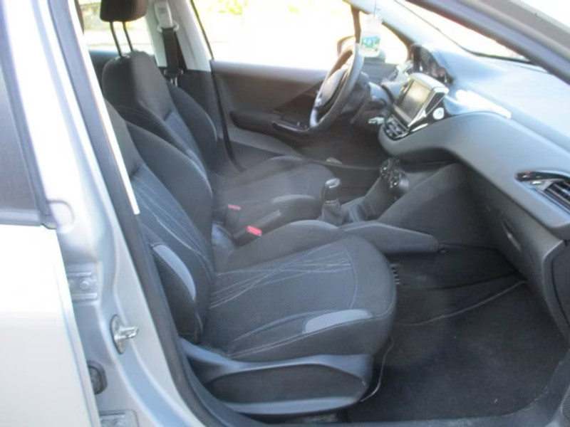 PEUGEOT 208 1.6 HDI 5P — zdjęcie 7