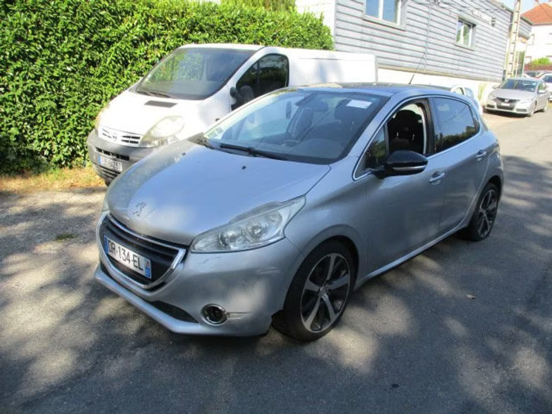 PEUGEOT 208 1.6 HDI 5P — zdjęcie 2