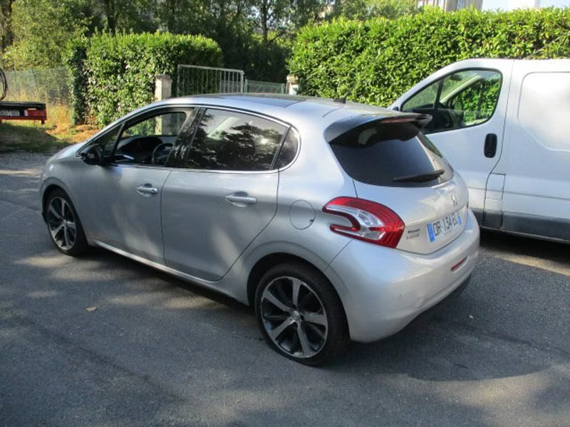 PEUGEOT 208 1.6 HDI 5P — zdjęcie 3