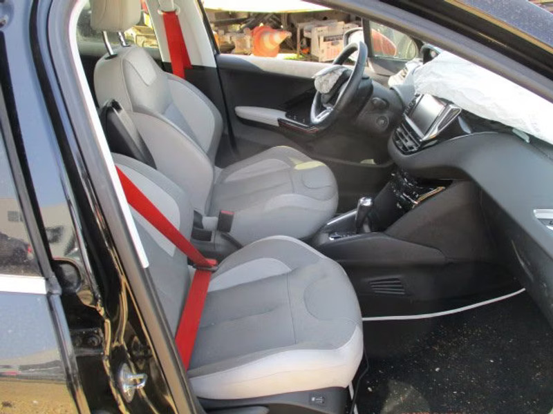 PEUGEOT 208 1.6 VTI BA 5P — zdjęcie 7