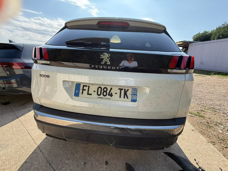 PEUGEOT 3008 1.5 BLUE 130 S&S — zdjęcie 2