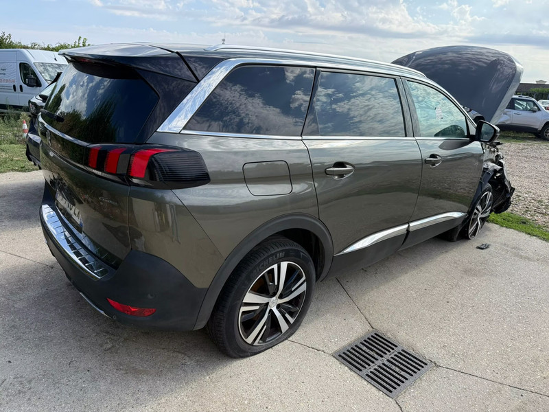 PEUGOT 5008 GT Line 1.5 Blue 130 S&S — zdjęcie 1