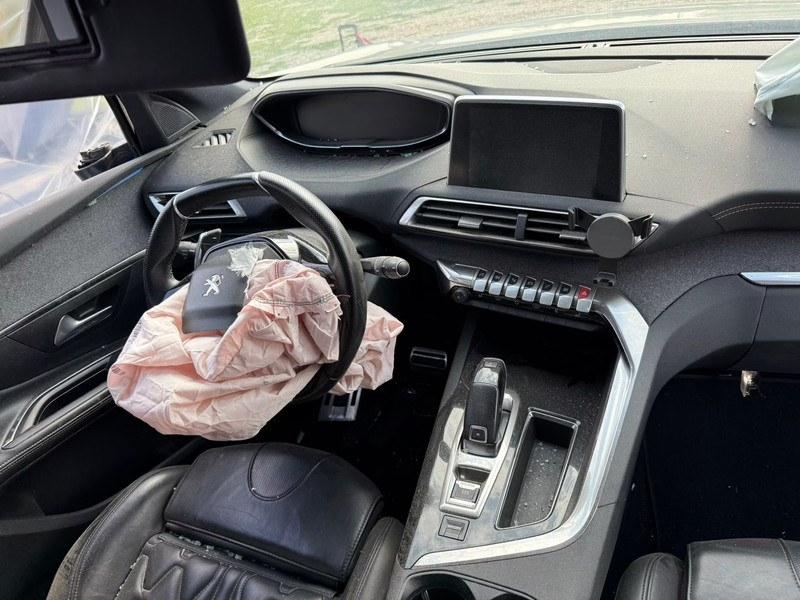 PEUGOT 5008 GT Line 1.5 Blue 130 S&S — zdjęcie 11
