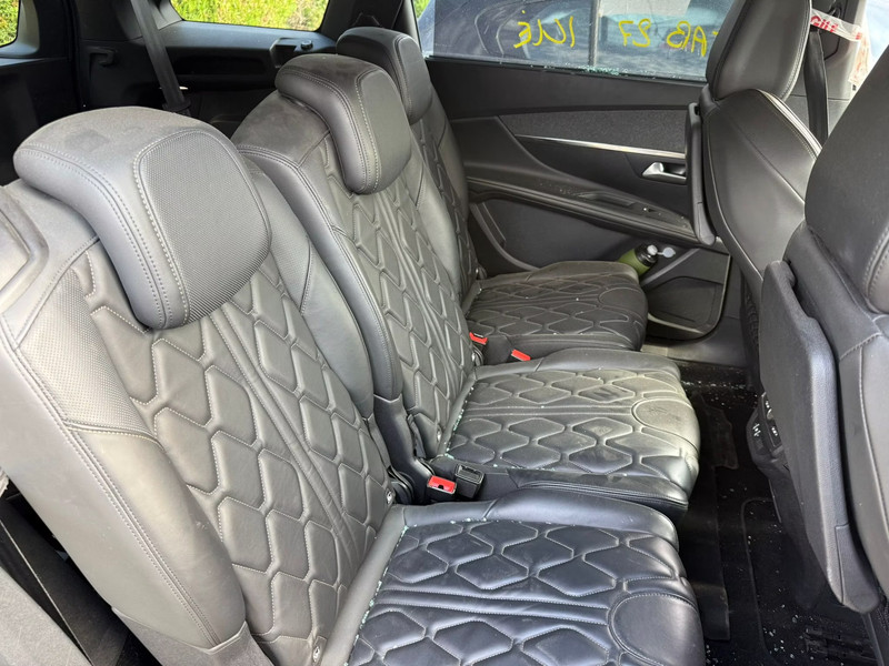 PEUGOT 5008 GT Line 1.5 Blue 130 S&S — zdjęcie 12