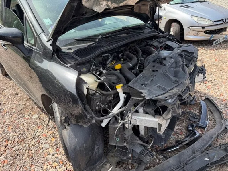 RENAULT CLIO 0.9 TCE 5P — zdjęcie 5