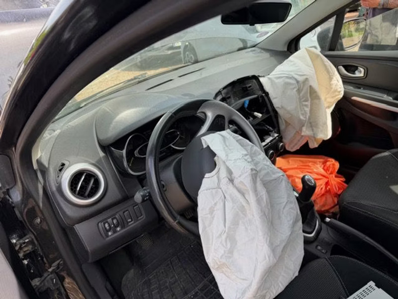 RENAULT CLIO 0.9 TCE 5P — zdjęcie 6