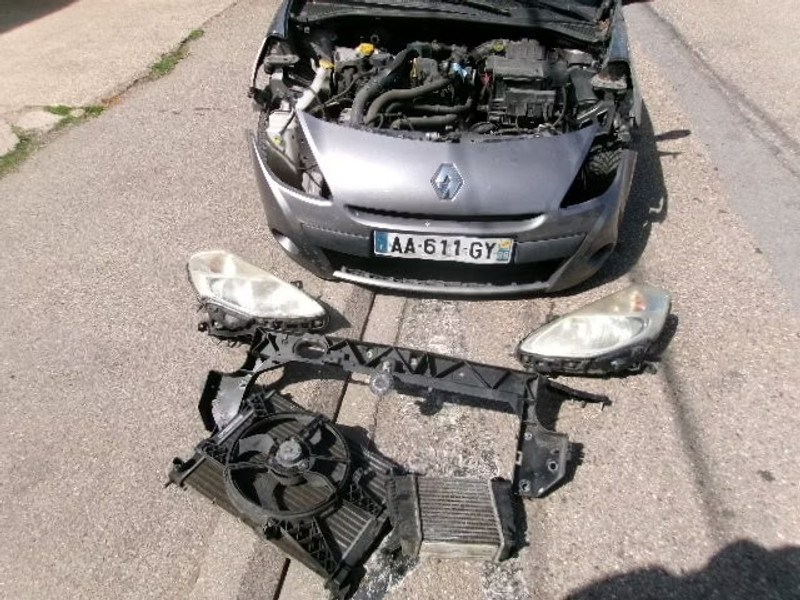 RENAULT CLIO 1.5 DCI 5P — zdjęcie 6