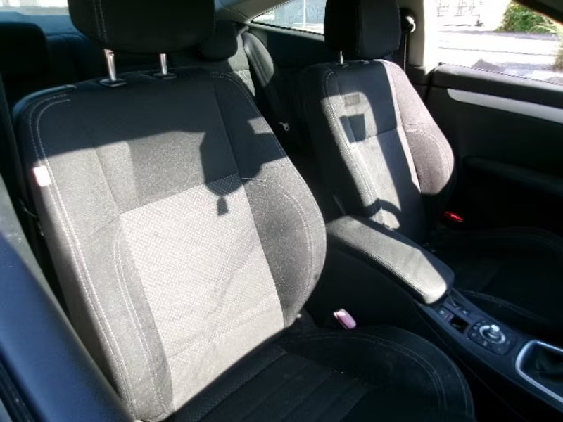 RENAULT LAGUNA COUPE 2.0 DCI 2P — zdjęcie 6